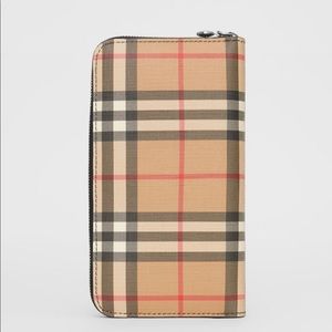 NWT Burberry Vintage Check & Leather Ziparound Wallet